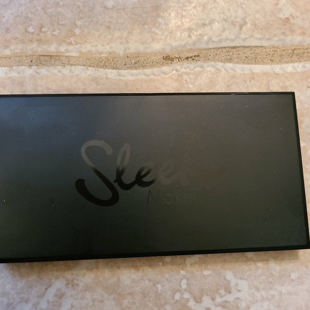 Sleek eyeshadow pallette